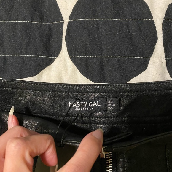 NWT Nasty Gal ‘Zip Up Your Troubles’ faux leather skirt - Picture 11 of 13